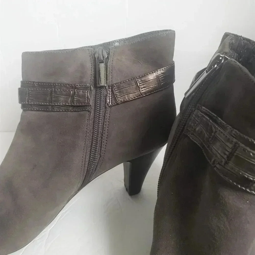 Bandolino gray heeled
